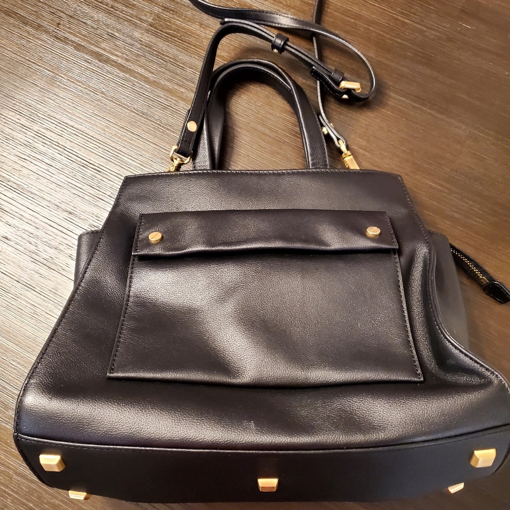 FLYNN Black Leather Shoulder Bag